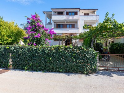 Apartment Two bedroom apartment with terrace Medulin A-7494-a - Outdoor photo 2