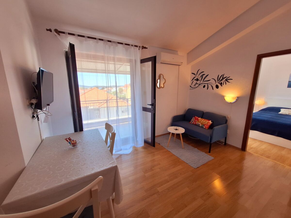 Apartment One bedroom apartment with terrace and sea view Vodice A-7604-b