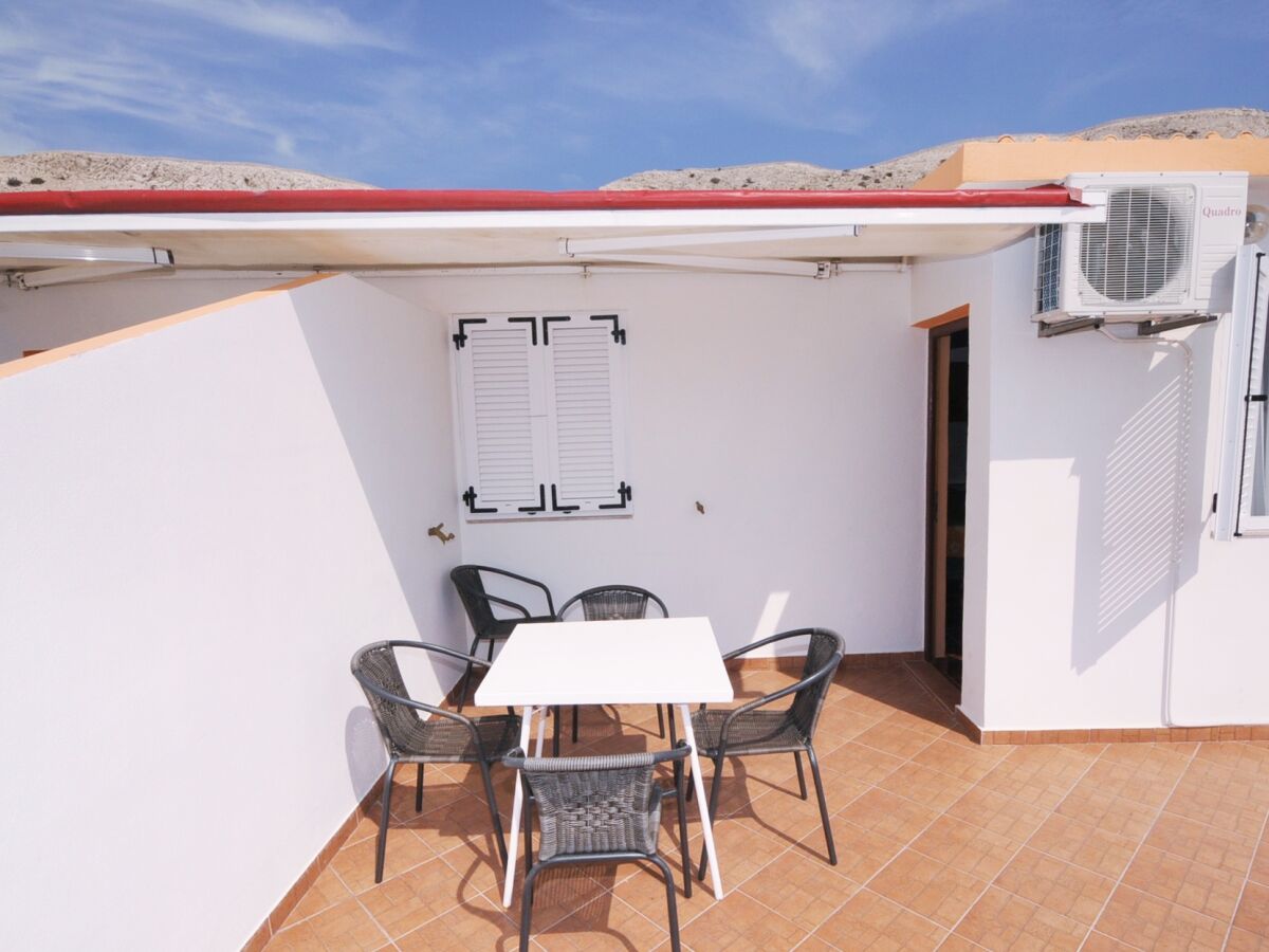 Apartment One bedroom apartment with terrace and sea view Metajna, Pag A-6421-b