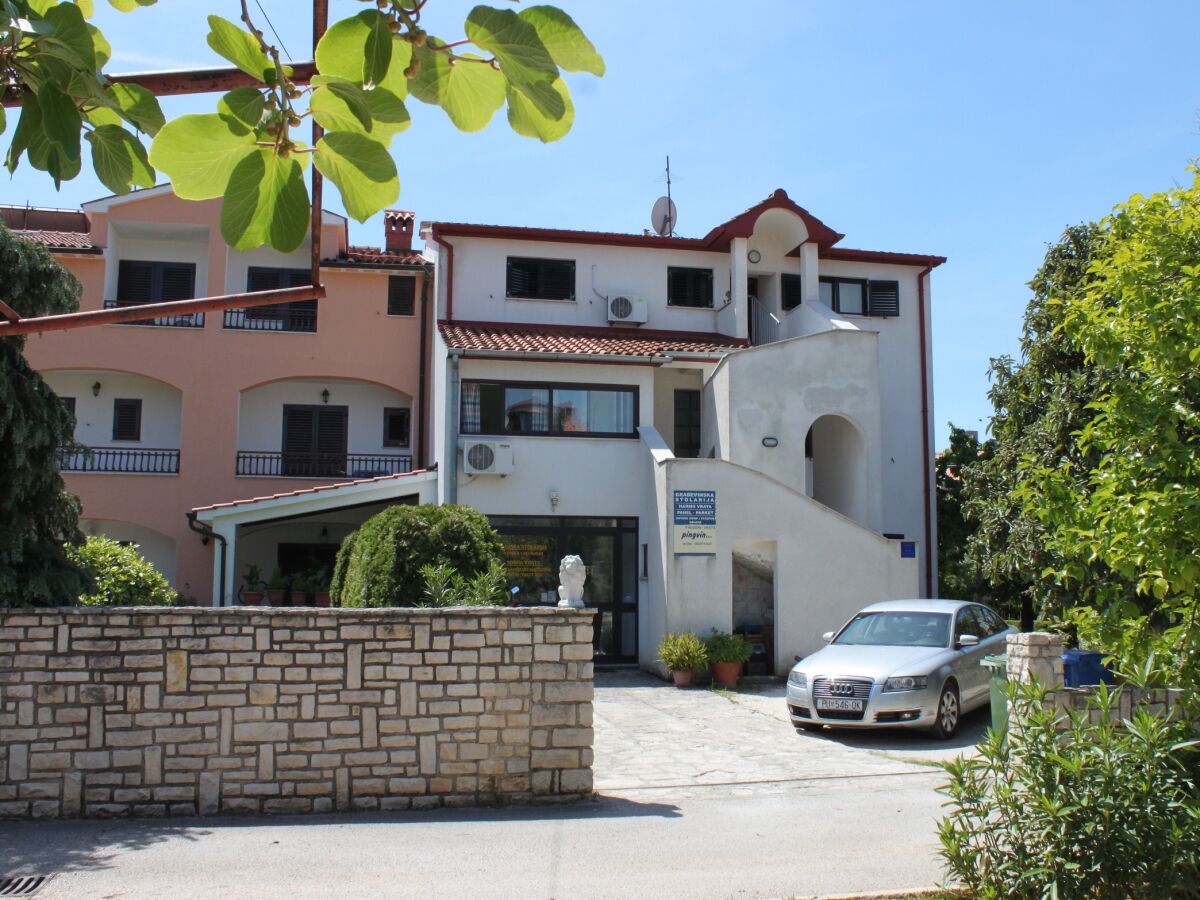 Apartment Two bedroom apartment with terrace Rovinj A-7656-a - Outdoor photo 3