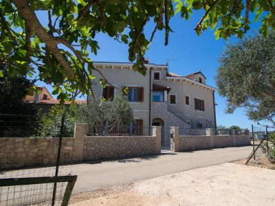 Apartment Two bedroom apartment with terrace Punta križa, Cres A-8082-a - Outdoor photo 4