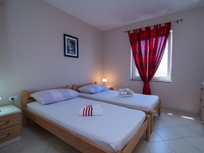 Apartment Two bedroom apartment with terrace Punta križa, Cres A-8082-a - Outdoor photo 17