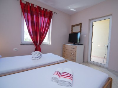 Apartment Two bedroom apartment with terrace Punta križa, Cres A-8082-a - Outdoor photo 18