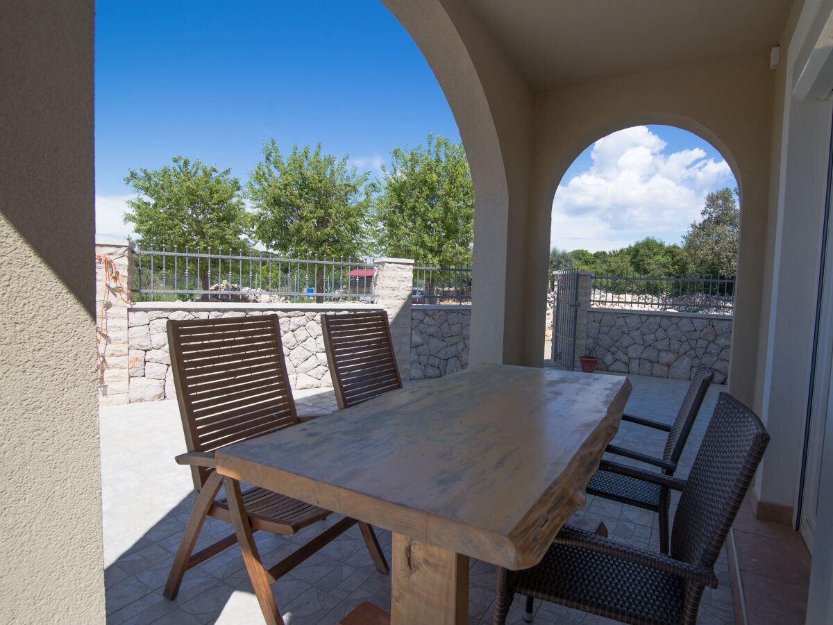 Apartment One bedroom apartment with terrace Punta križa, Cres A-8082-b