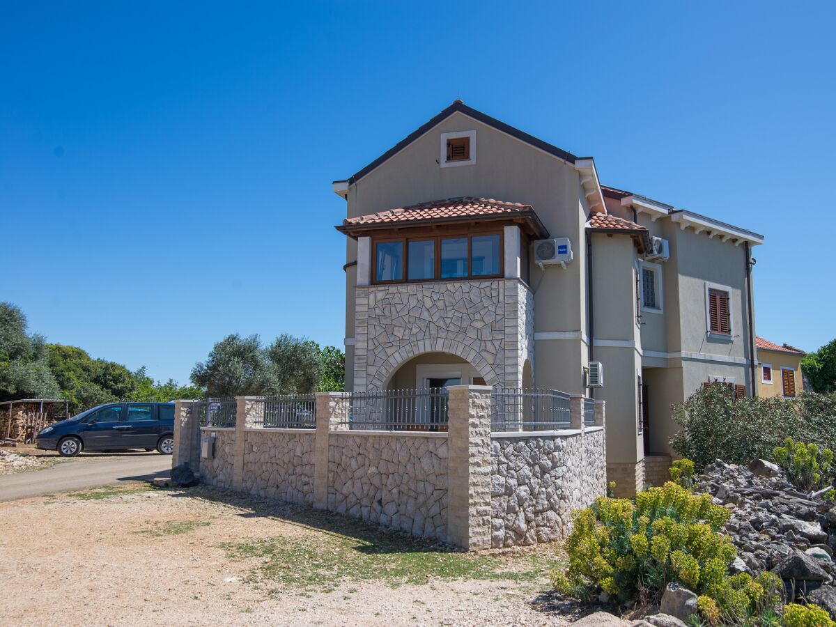 Apartment One bedroom apartment with terrace Punta križa, Cres A-8082-b - Outdoor photo 2