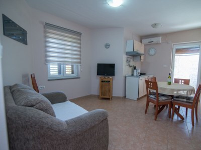 Apartment One bedroom apartment with terrace Punta križa, Cres A-8082-b - Outdoor photo 10