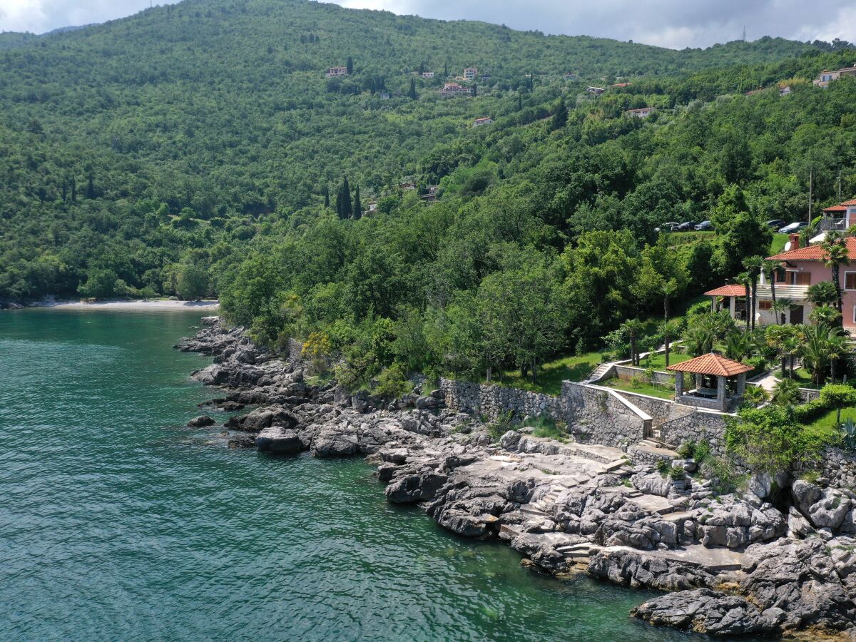 Apartment One bedroom apartment near beach Medveja, Opatija A-7722-b