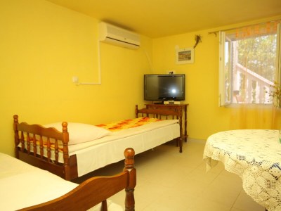 Apartment Apartments by the sea Verunić, Dugi otok - 8104 - Apartments by the sea Verunić, Dugi otok - 8104 - Outdoor photo 13