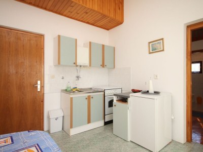 Apartment One bedroom apartment with terrace and sea view Kali, Ugljan A-8202-b - Outdoor photo 13