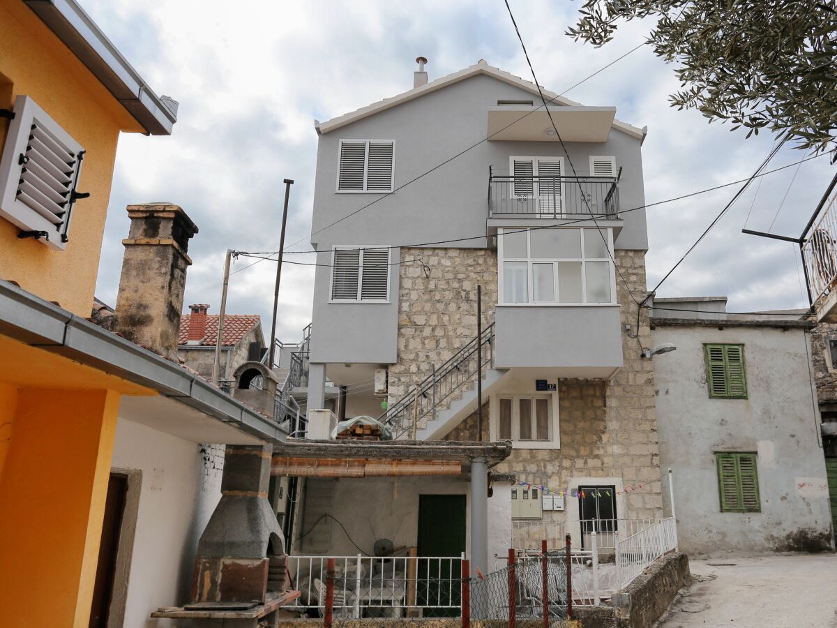 Apartment Two bedroom apartment with balcony and sea view Kaštel Kambelovac, Kaštela A-8679-a - Outdoor photo 2