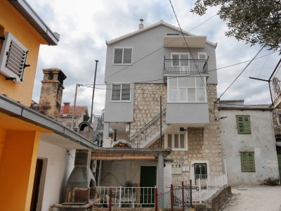 Apartment Two bedroom apartment with balcony and sea view Kaštel Kambelovac, Kaštela A-8679-a - Outdoor photo 2