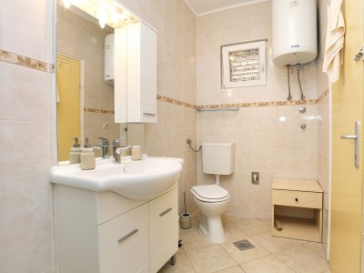 Apartment Two bedroom apartment with balcony and sea view Kaštel Kambelovac, Kaštela A-8679-a - Outdoor photo 17