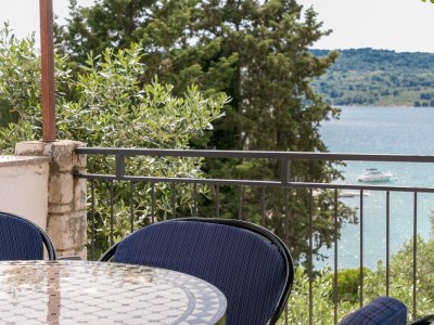 Apartment Two bedroom apartment with terrace and sea view Nečujam, Šolta A-8691-a - Outdoor photo 38