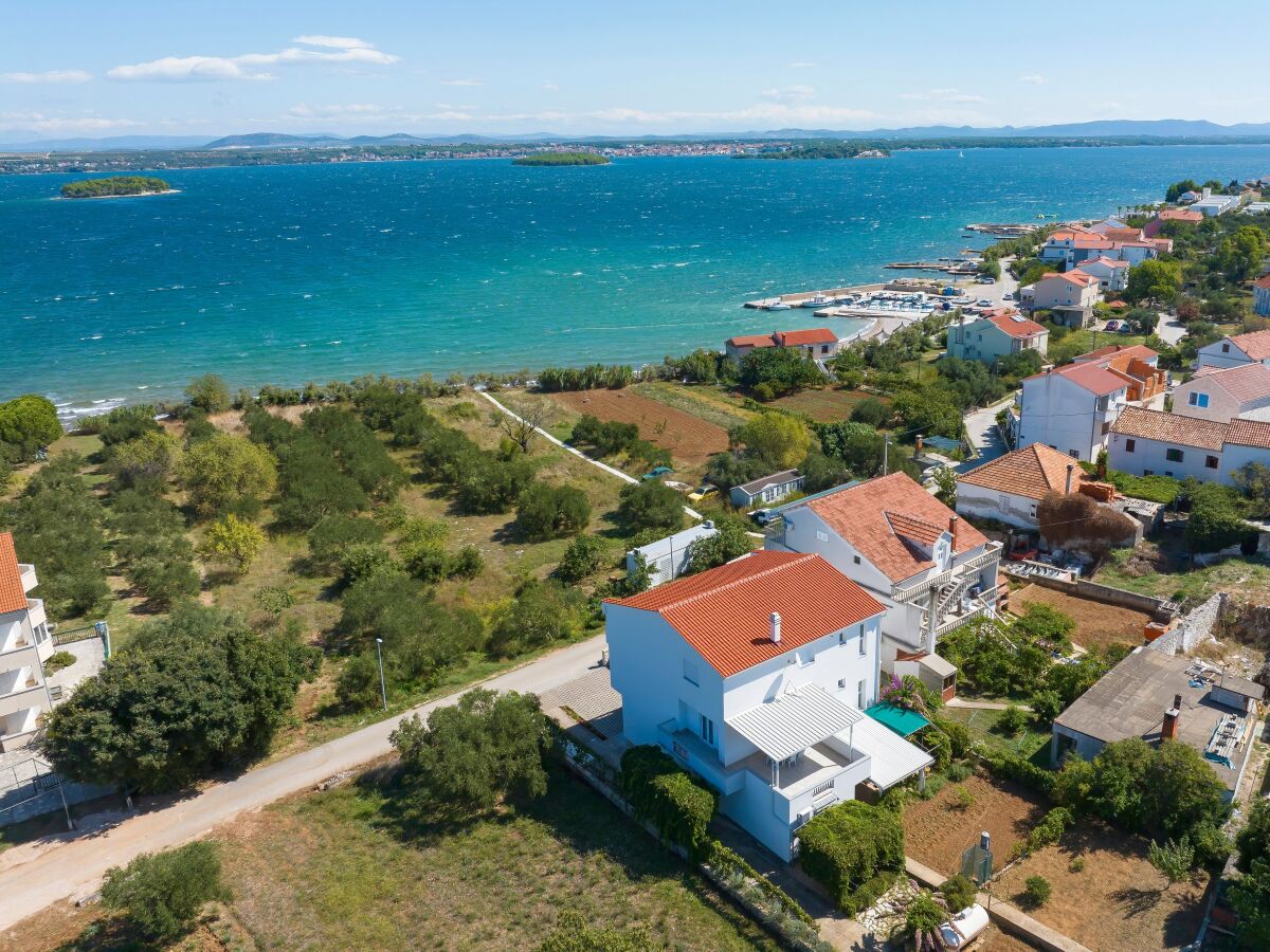 Apartment Two bedroom apartment with terrace Tkon, Pašman A-8302-a - Outdoor photo 3