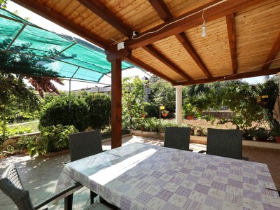 Apartment Two bedroom apartment with terrace Tkon, Pašman A-8302-a in Tkon - Apartment