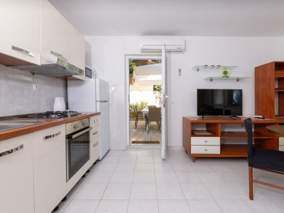 Apartment Two bedroom apartment with terrace and sea view Zavala, Hvar A-8710-b - Outdoor photo 14