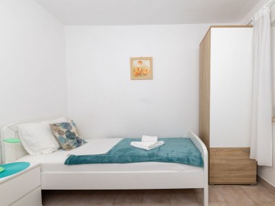 Apartment Two bedroom apartment with terrace and sea view Zavala, Hvar A-8710-b - Outdoor photo 23