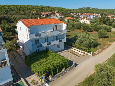 Apartment One bedroom apartment with terrace Tkon, Pašman A-8302-c - Outdoor photo 9