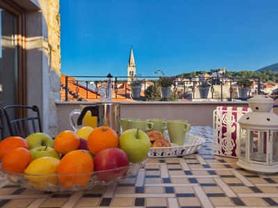 Apartment Three bedroom apartment with terrace Jelsa, Hvar A-8713-b in Jelsa - Apartment