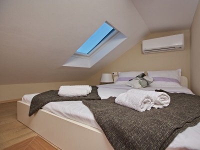 Apartment Three bedroom apartment with terrace Jelsa, Hvar A-8713-b - Outdoor photo 26