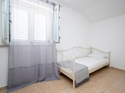 Apartment Two bedroom apartment with terrace and sea view Zubovići, Pag A-9365-a - Outdoor photo 27