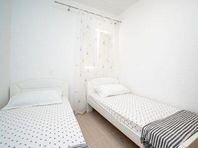 Apartment Two bedroom apartment with balcony and sea view Zubovići, Pag A-9365-c - Outdoor photo 28