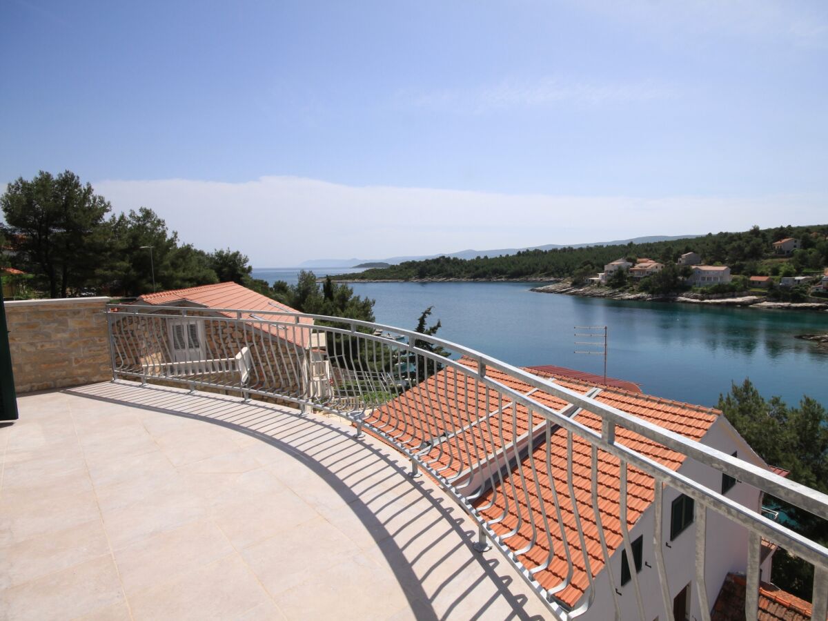 Apartment Two bedroom apartment near beach Basina, Hvar A-8754-a
