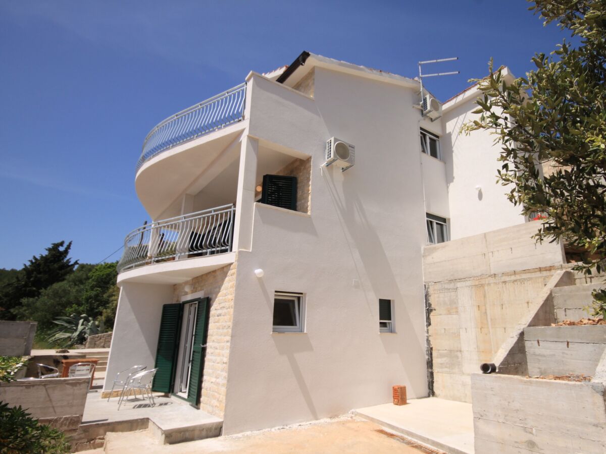 Apartment Two bedroom apartment near beach Basina, Hvar A-8754-a - Outdoor photo 5