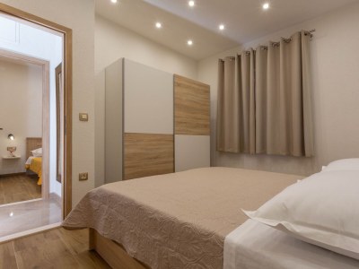 Apartment Two bedroom apartment near beach Cove Zastupac, Hvar A-8761-a - Outdoor photo 10