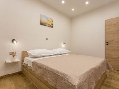 Apartment Two bedroom apartment near beach Cove Zastupac, Hvar A-8761-a - Outdoor photo 11