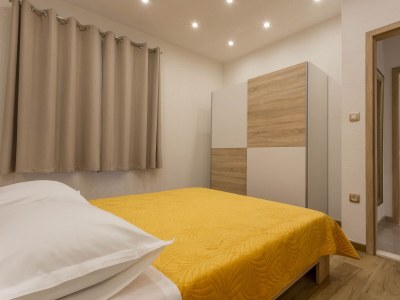 Apartment Two bedroom apartment near beach Cove Zastupac, Hvar A-8761-a - Outdoor photo 15