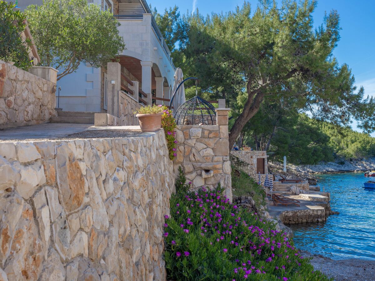 Apartment One bedroom apartment near beach Cove Zastupac, Hvar A-8761-c - Outdoor photo 2