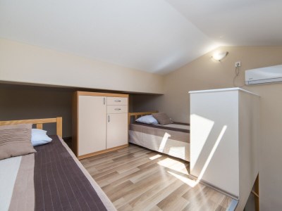 Apartment Studio flat with balcony and sea view Drvenik Donja vala, Makarska AS-9654-b - Outdoor photo 11