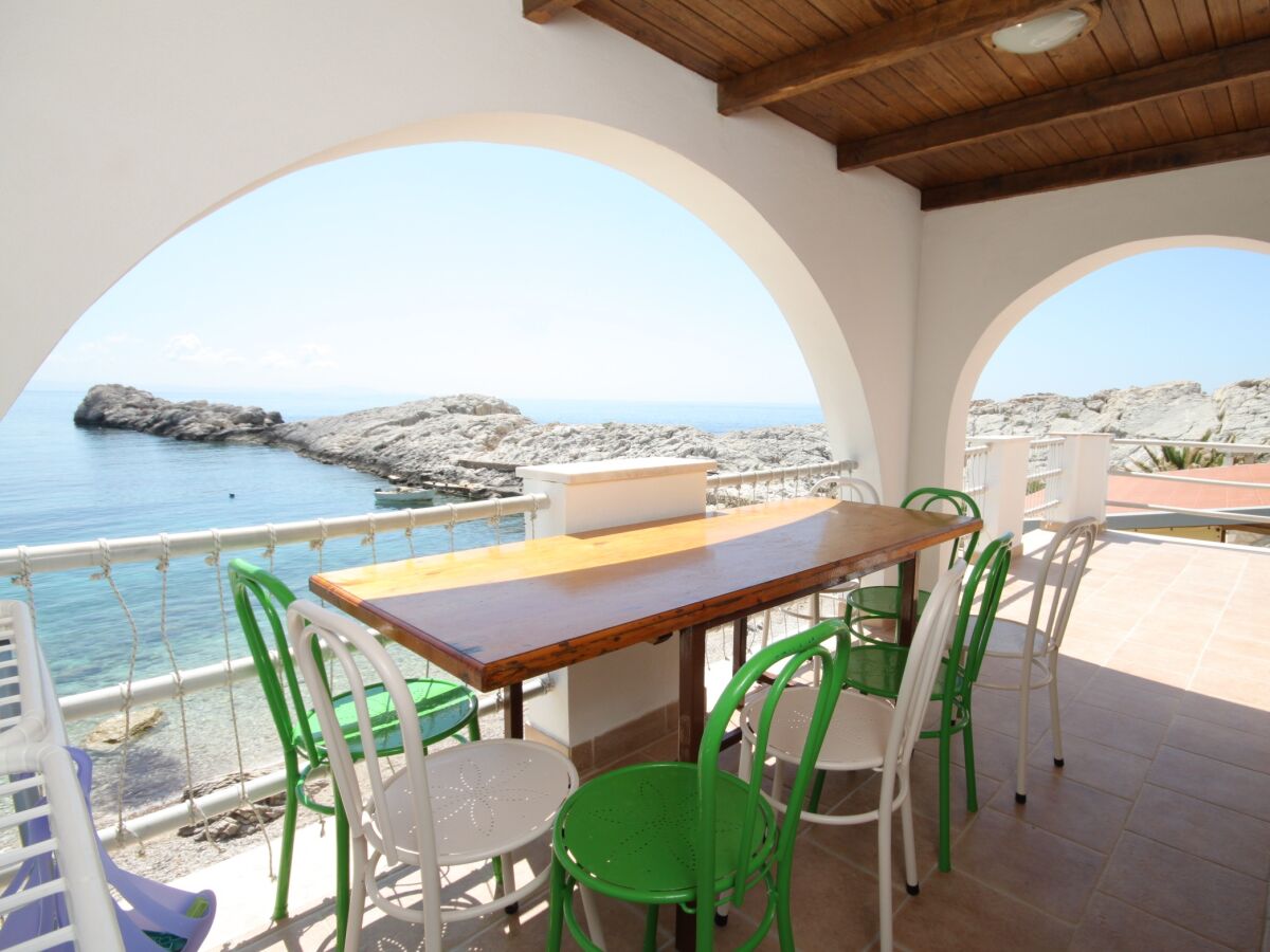 Apartment Three bedroom apartment near beach Cove Zaraće, Hvar A-8781-a