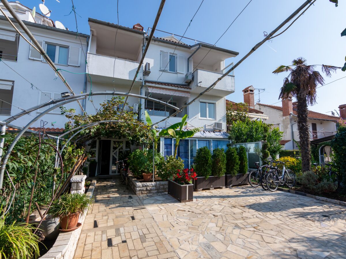 Apartment One bedroom apartment with terrace Rovinj A-9702-a - Outdoor photo 2