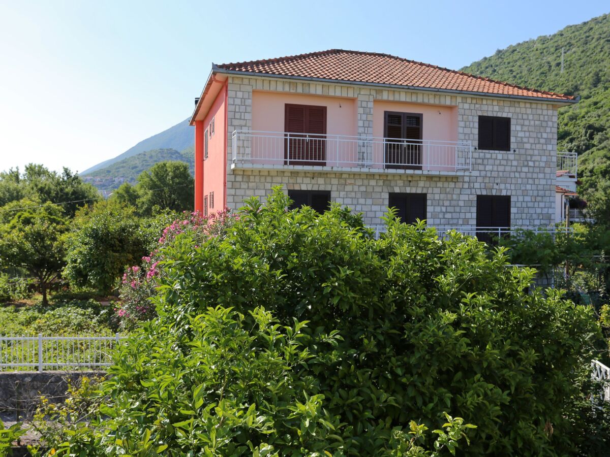 Apartment Two bedroom apartment with balcony Trpanj, Pelješac A-10148-c - Outdoor photo 2