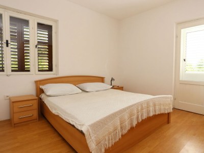 Apartment Two bedroom apartment with balcony Trpanj, Pelješac A-10148-c in Trpanj - Apartment