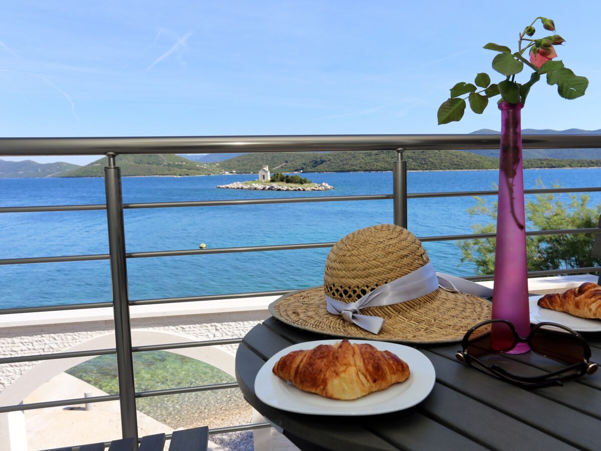 Apartment One bedroom apartment near beach Klek, Neretva Delta - Ušće Neretve A-10031-e