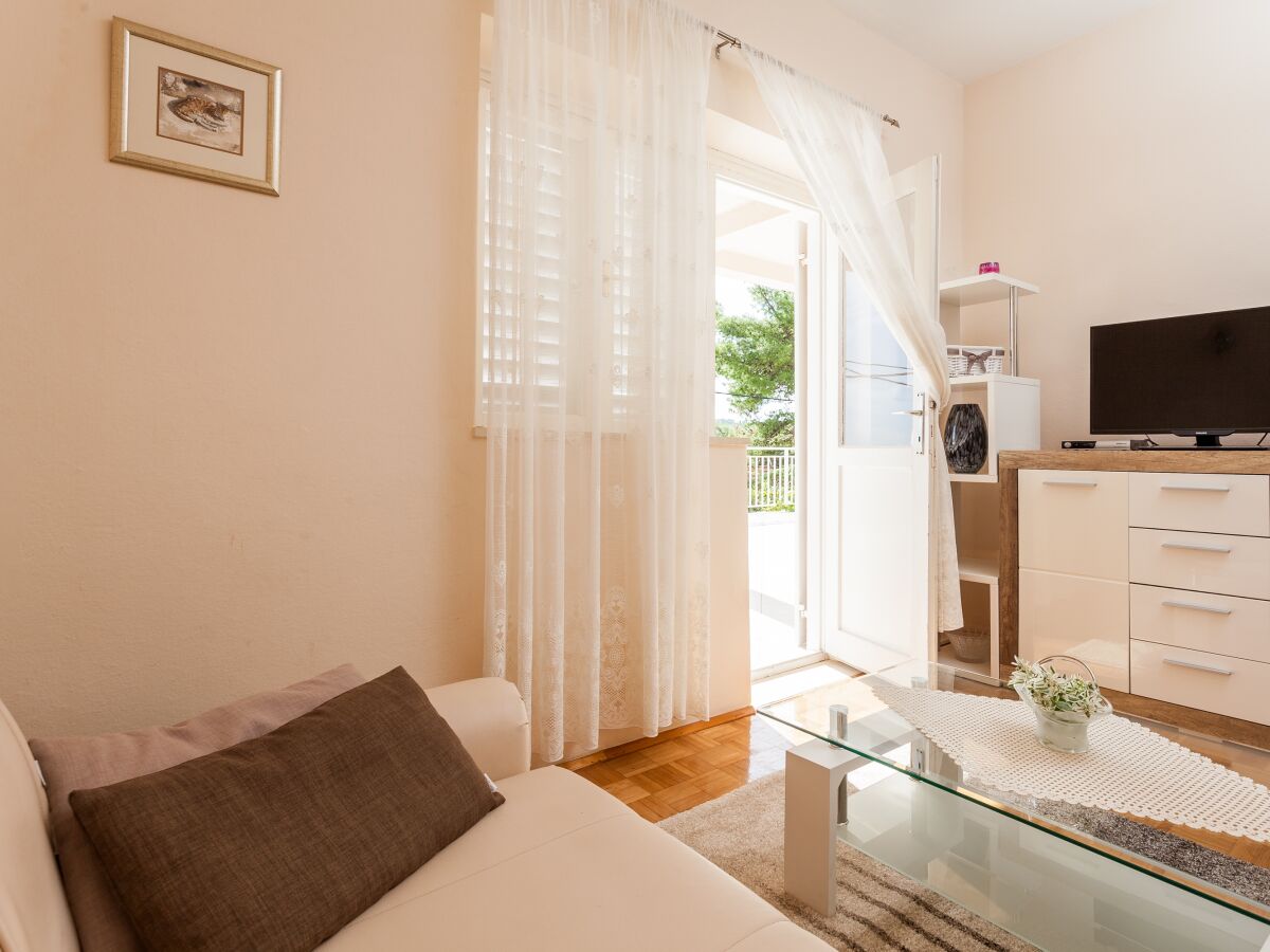 Apartment Three bedroom apartment near beach Lumbarda, Korčula A-10049-a