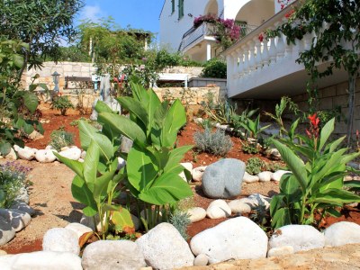 Apartment One bedroom apartment with terrace and sea view Zavalatica, Korčula A-9280-a - Outdoor photo 9