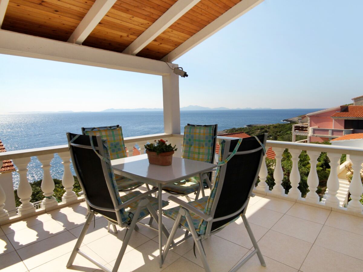 Apartment Two bedroom apartment with terrace and sea view Zavalatica, Korčula A-9280-b