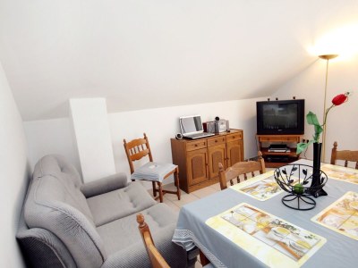 Apartment Two bedroom apartment with terrace and sea view Zavalatica, Korčula A-9280-b - Outdoor photo 19