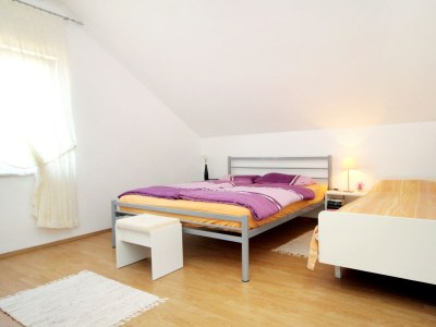 Apartment Two bedroom apartment with terrace and sea view Zavalatica, Korčula A-9280-b - Outdoor photo 23