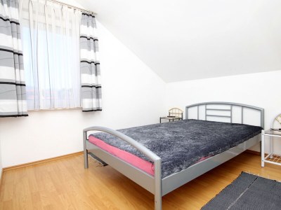 Apartment Two bedroom apartment with terrace and sea view Zavalatica, Korčula A-9280-b - Outdoor photo 26