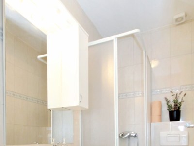 Apartment Two bedroom apartment with terrace and sea view Zavalatica, Korčula A-9280-b - Outdoor photo 28