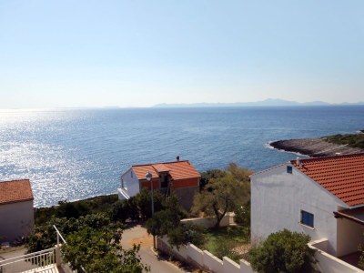 Apartment Two bedroom apartment with terrace and sea view Zavalatica, Korčula A-9280-b - Outdoor photo 30