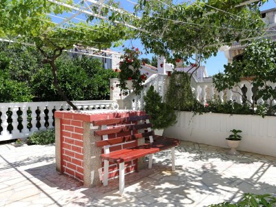 Apartment One bedroom apartment with balcony and sea view Vinišće, Trogir A-10241-a - Outdoor photo 12