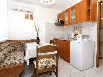 Apartment One bedroom apartment with balcony and sea view Vinišće, Trogir A-10241-a - Outdoor photo 23