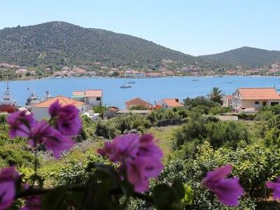 Apartment One bedroom apartment with balcony and sea view Vinišće, Trogir A-10241-a - Outdoor photo 30