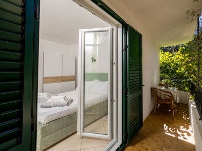 Apartment Studio flat near beach Cove Pokrivenik, Hvar AS-10427-b in Zastrazisce - Apartment